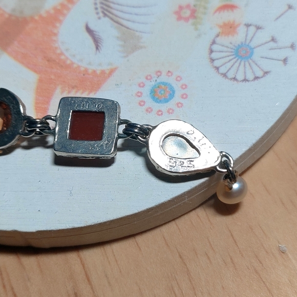 Beautiful long dangling earrings. - Picture 7 of 7